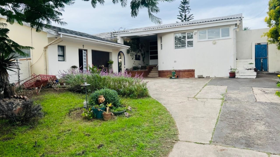 4 Bedroom Property for Sale in Berea Eastern Cape